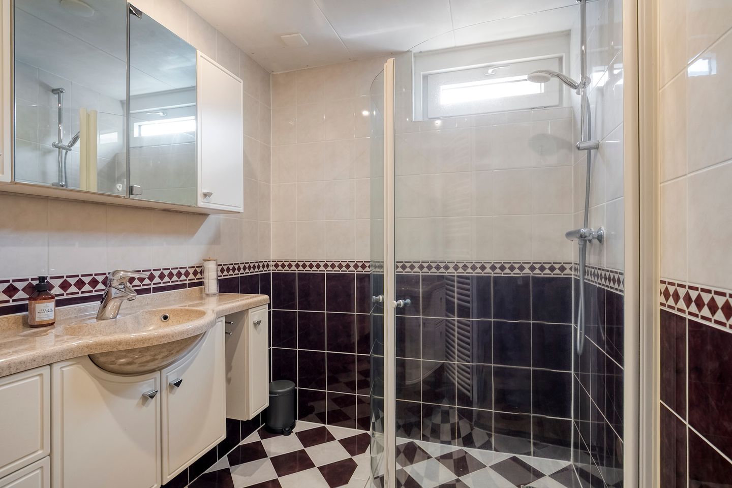 Foto 25 van Thomsonstraat 106