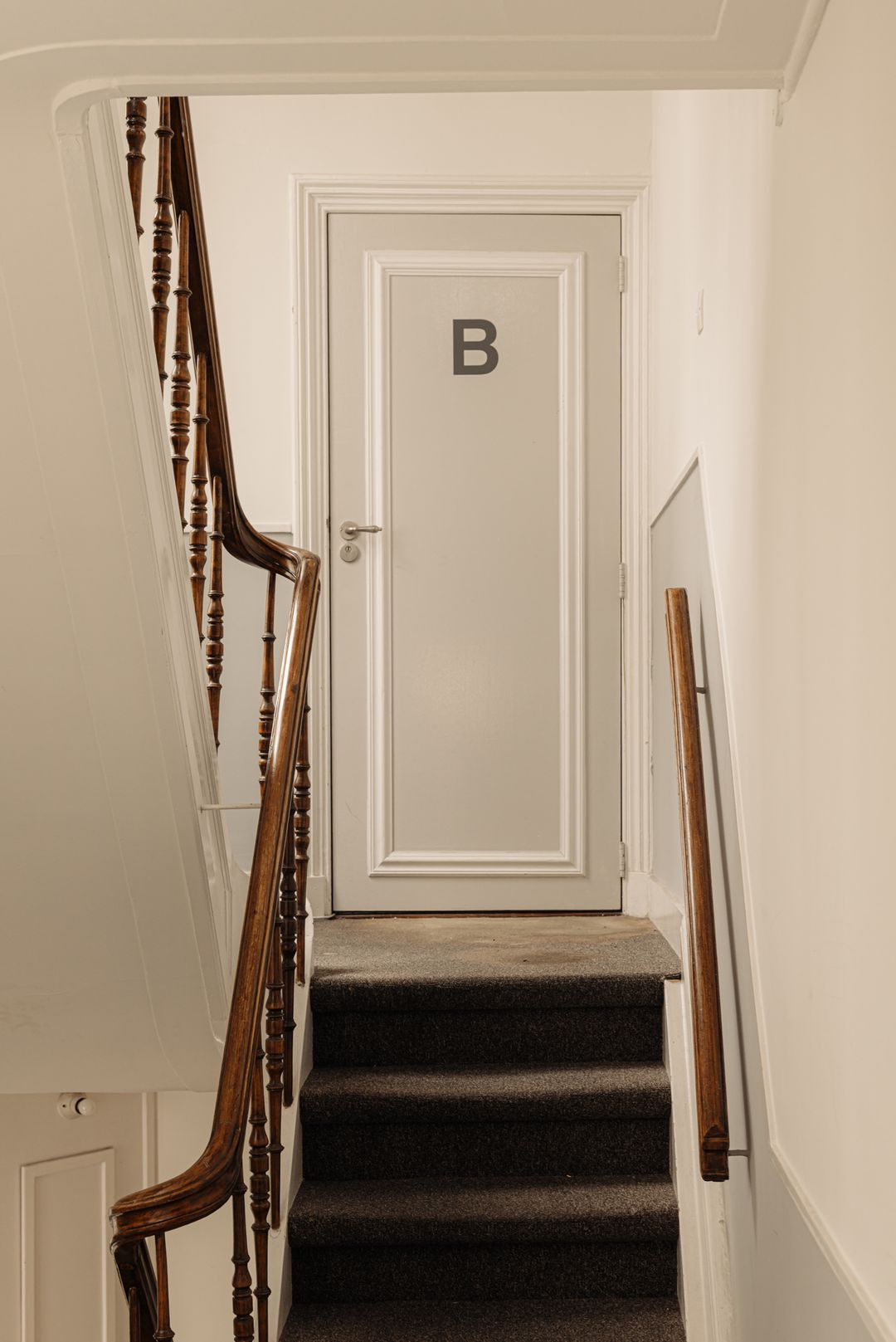 Foto 8 van Oudezijds Voorburgwal 151