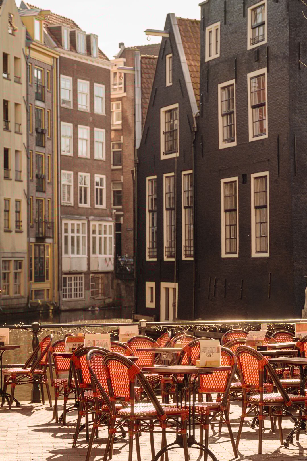 Foto 46 van Oudezijds Voorburgwal 151