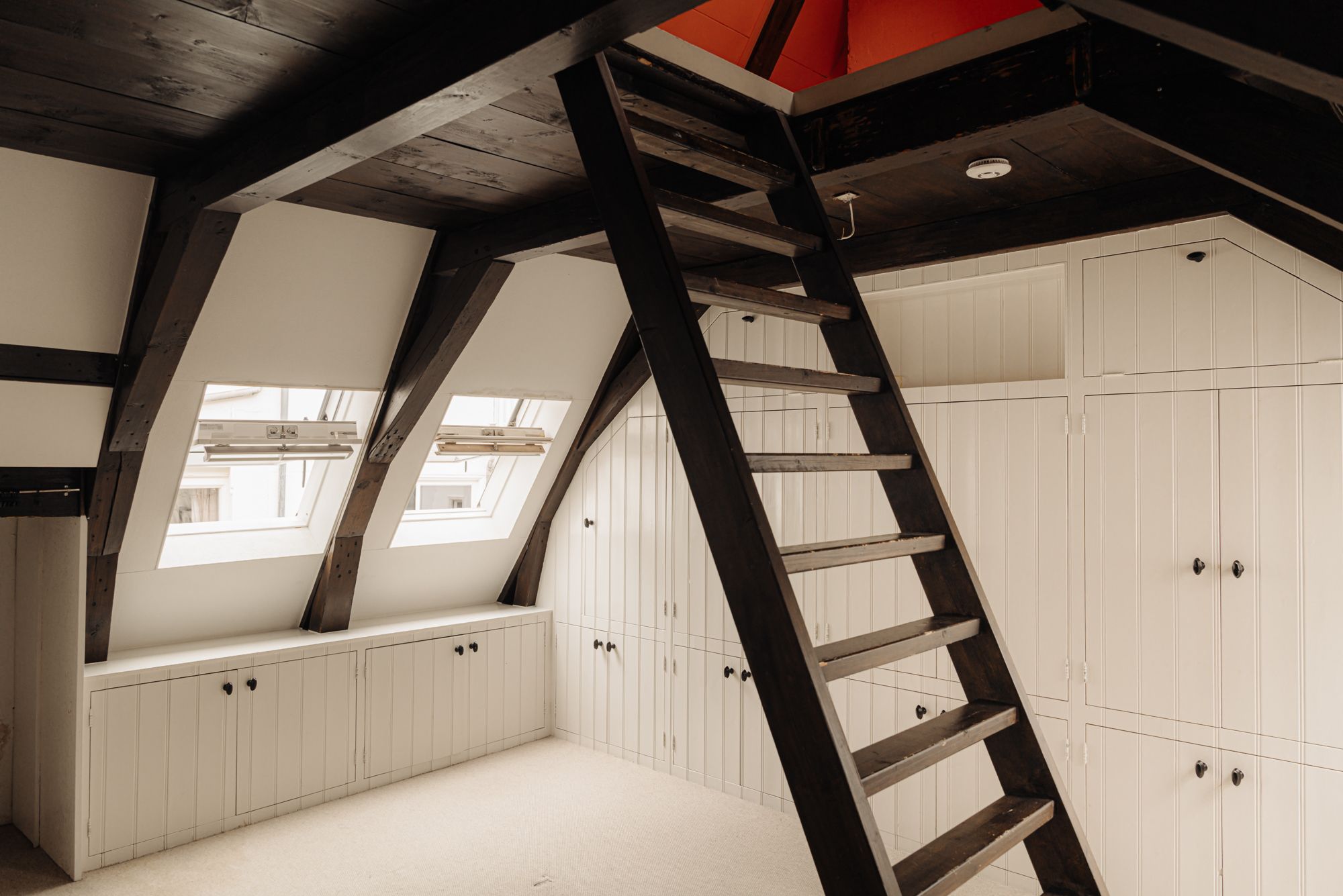 Foto 42 van Oudezijds Voorburgwal 151