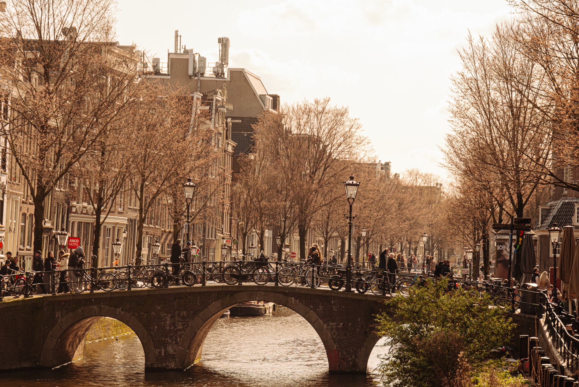 Foto 45 van Oudezijds Voorburgwal 151