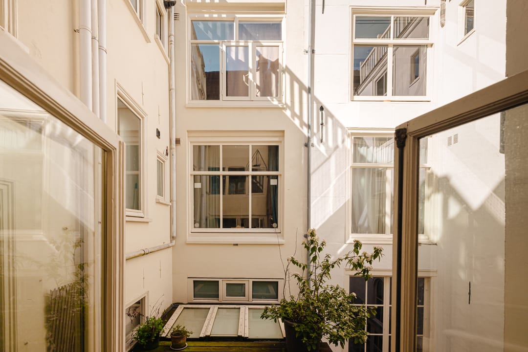 Foto 17 van Oudezijds Voorburgwal 151