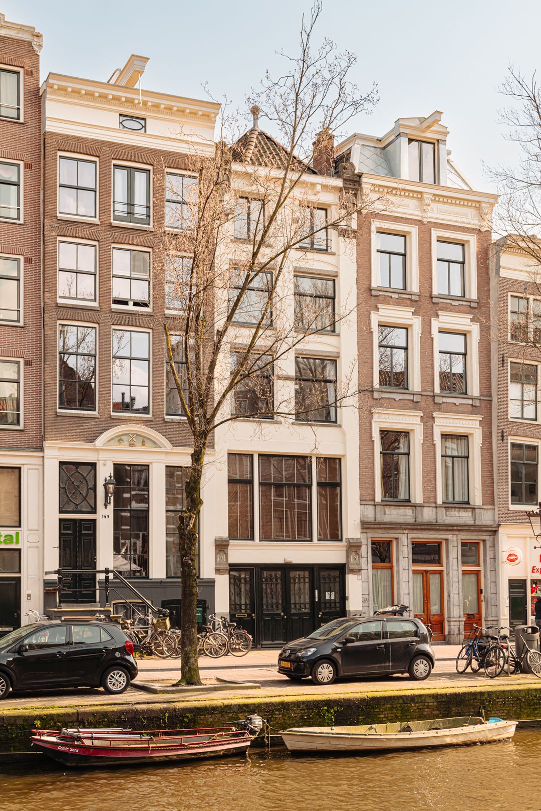 Foto 43 van Oudezijds Voorburgwal 151