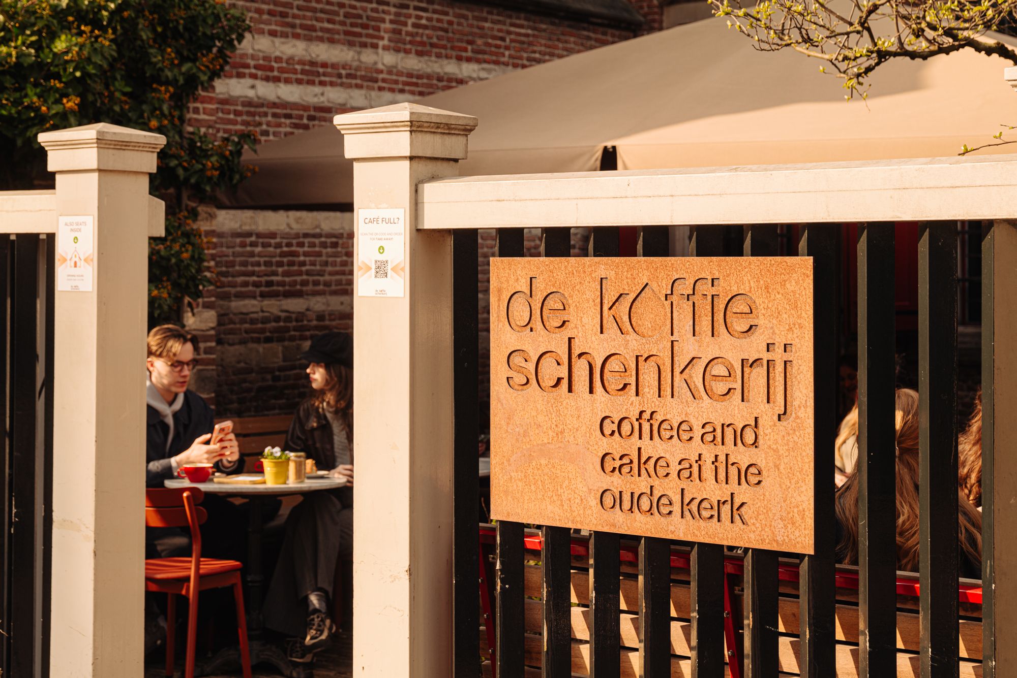 Foto 51 van Oudezijds Voorburgwal 151