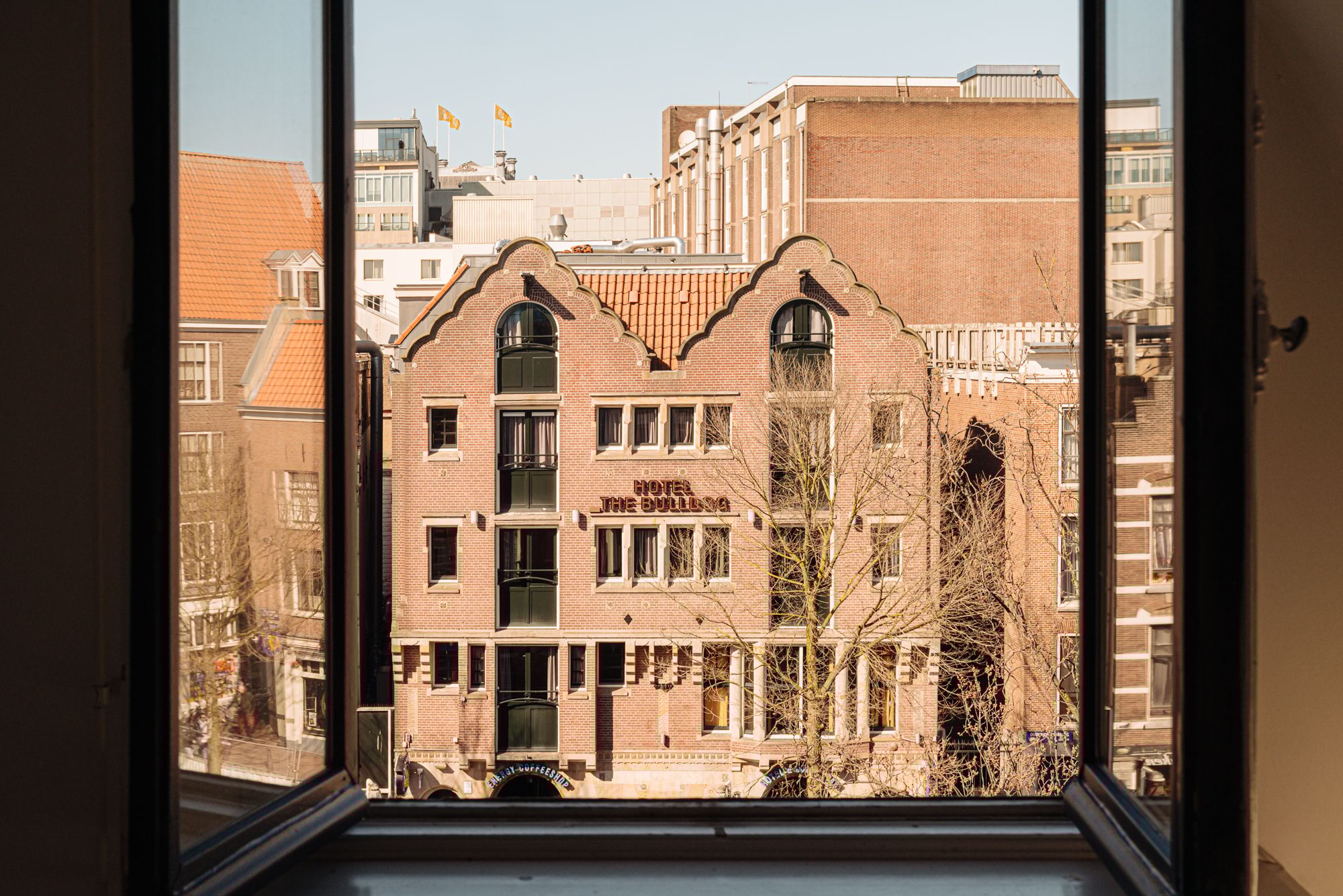 Foto 30 van Oudezijds Voorburgwal 151