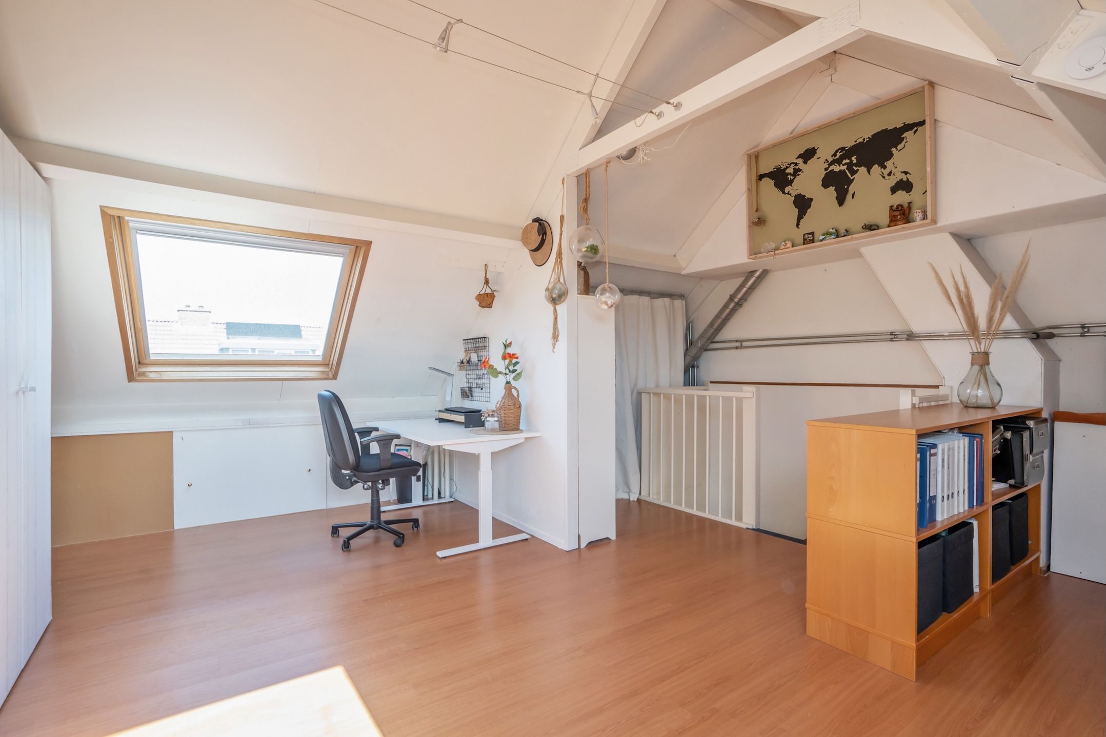 Spacious Family Home in Child-Friendly Hoekpolder Neighborhood — 30