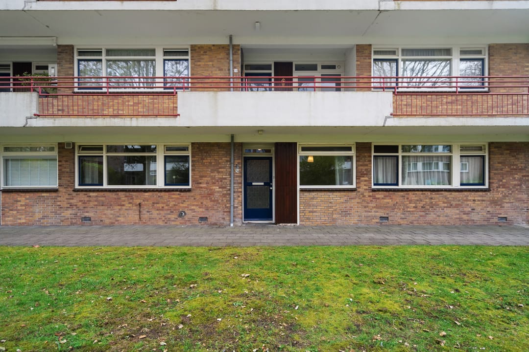 Photo 1 of Van der Waalsstraat 24