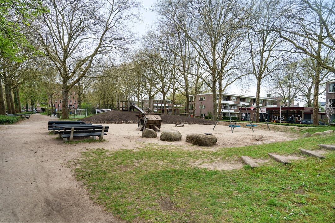 Photo 7 of Van der Waalsstraat 24