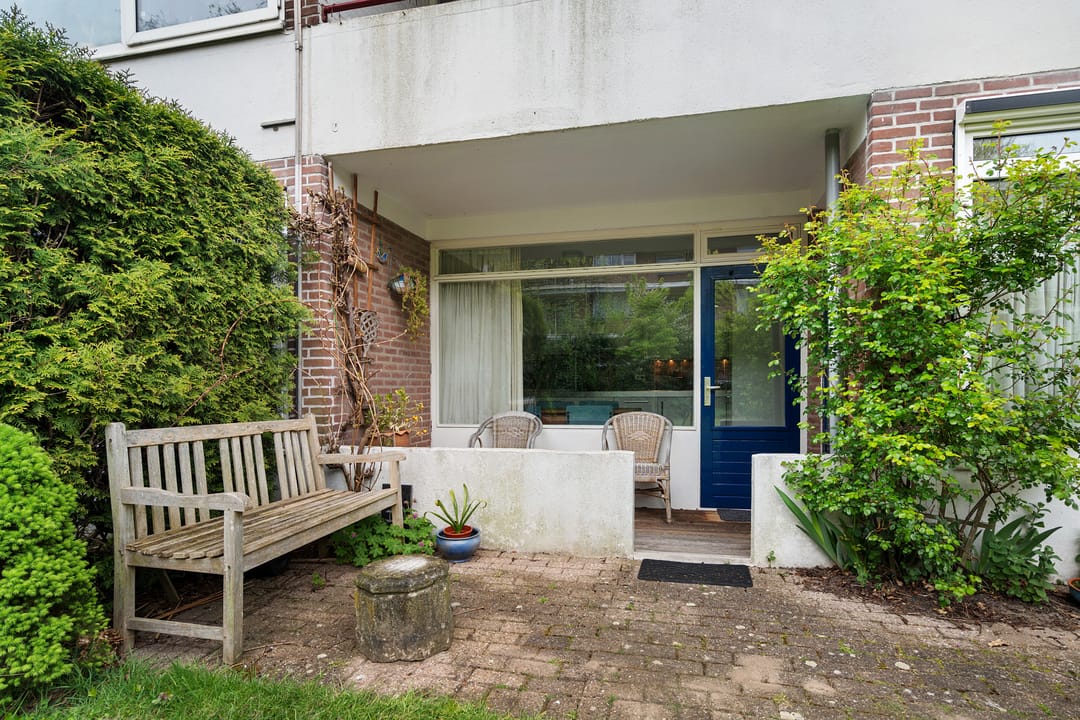 Photo 37 of Van der Waalsstraat 24