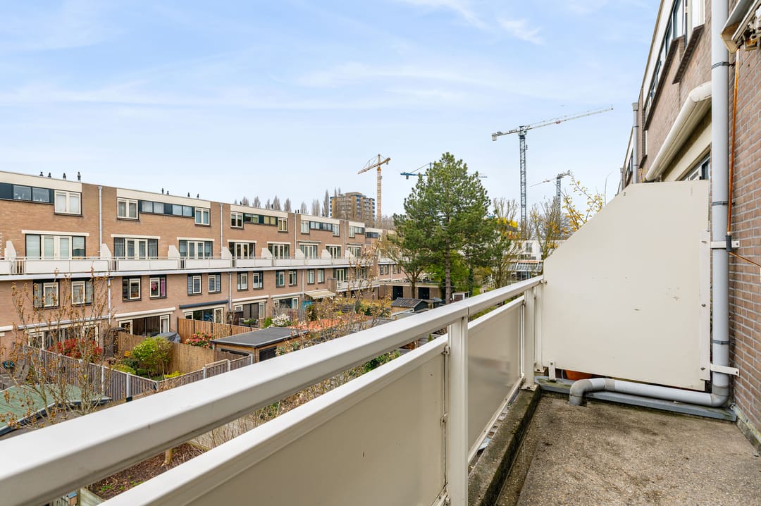 Spacious 3-bedroom maisonette with sunny west-facing balcony in Haarlem — 13