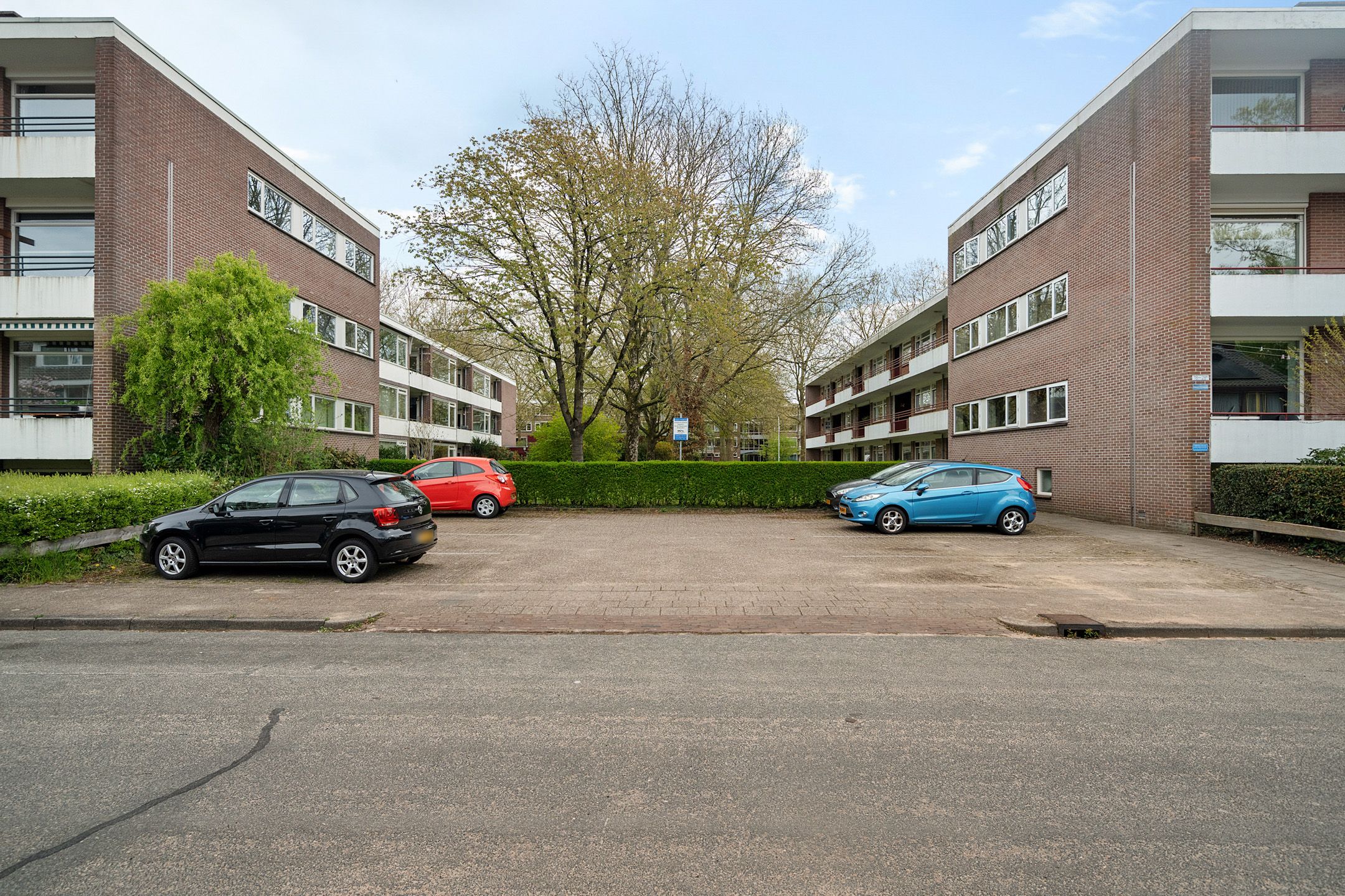 Photo 9 of Van der Waalsstraat 24