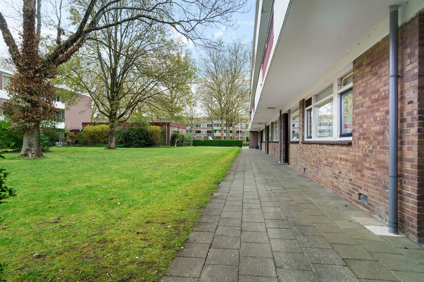 Photo 4 of Van der Waalsstraat 24