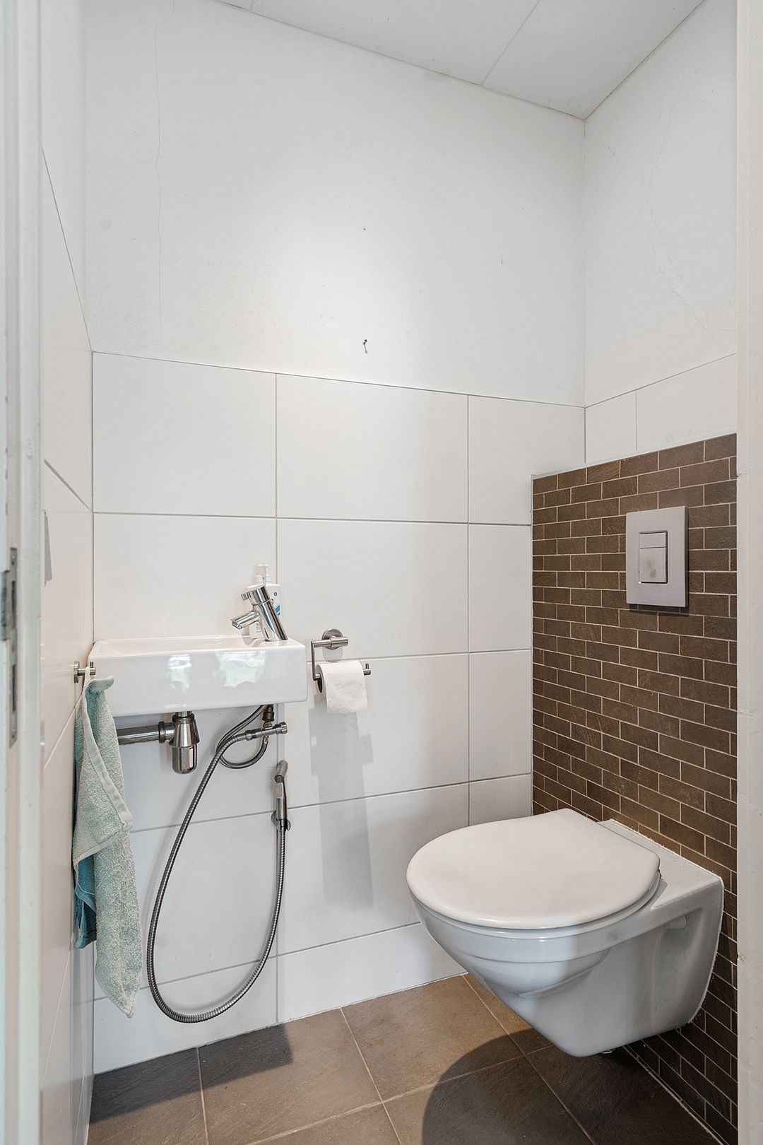 Photo 22 of Van der Waalsstraat 24