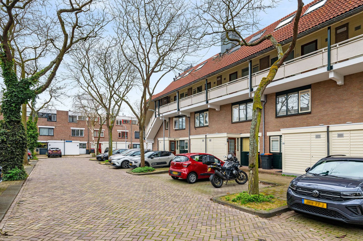 Spacious 3-bedroom maisonette with sunny west-facing balcony in Haarlem — 35