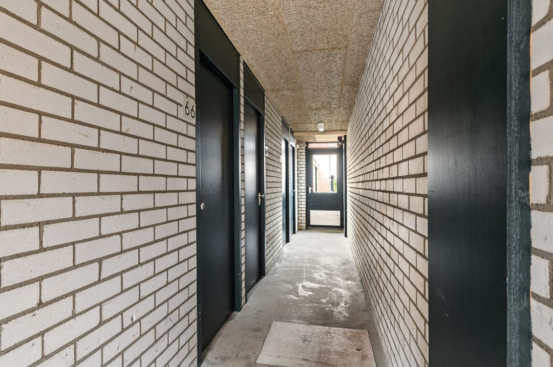 Spacious 3-bedroom maisonette with sunny west-facing balcony in Haarlem — 32