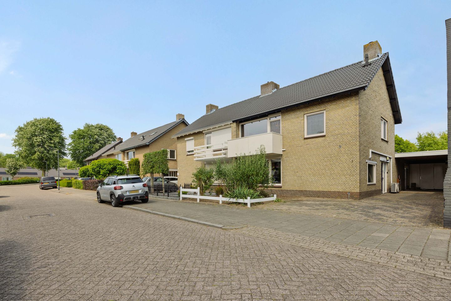 Foto 34 van Azaleastraat 3