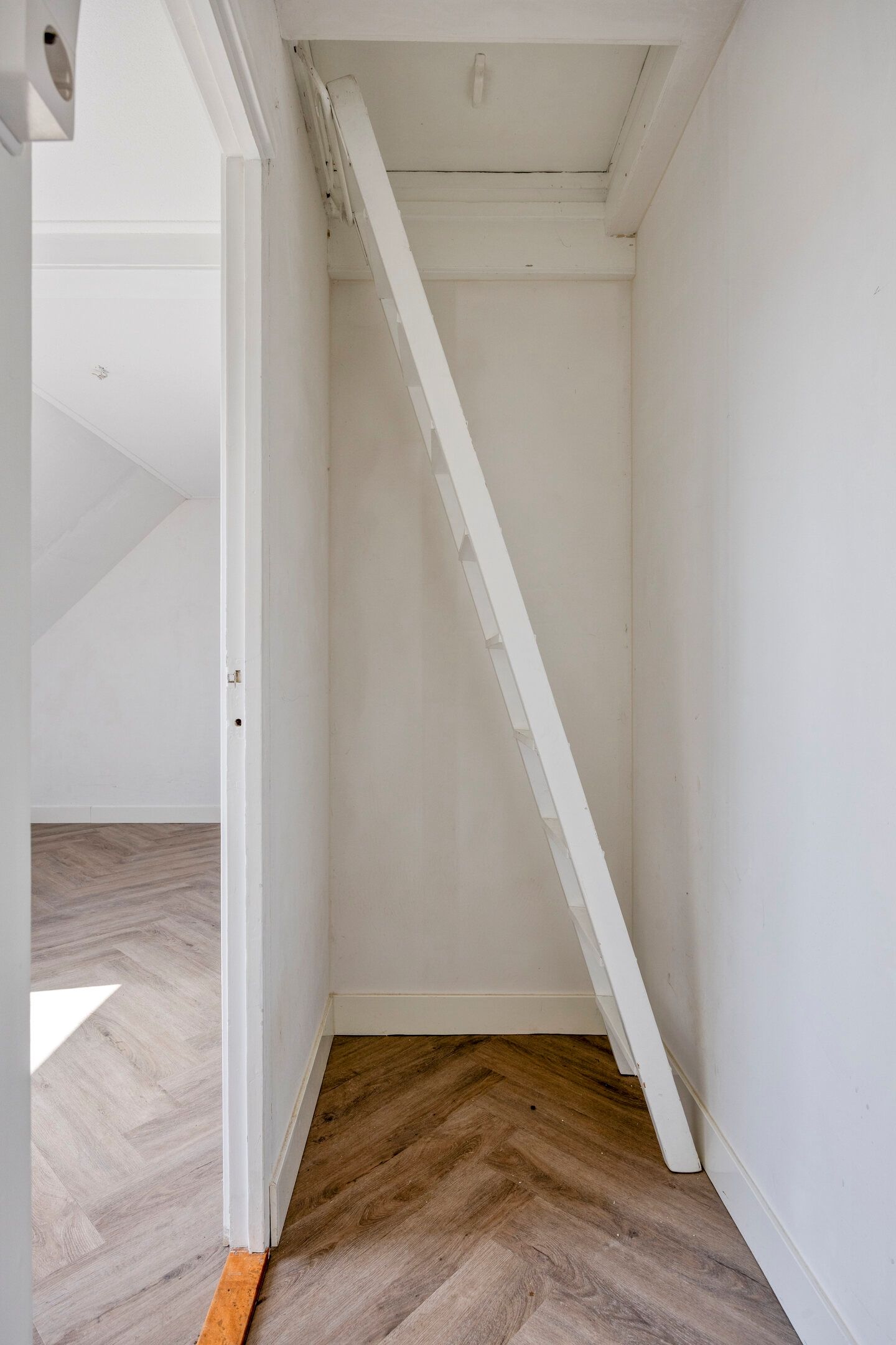 Foto 24 van Onderduikerspad 14-B