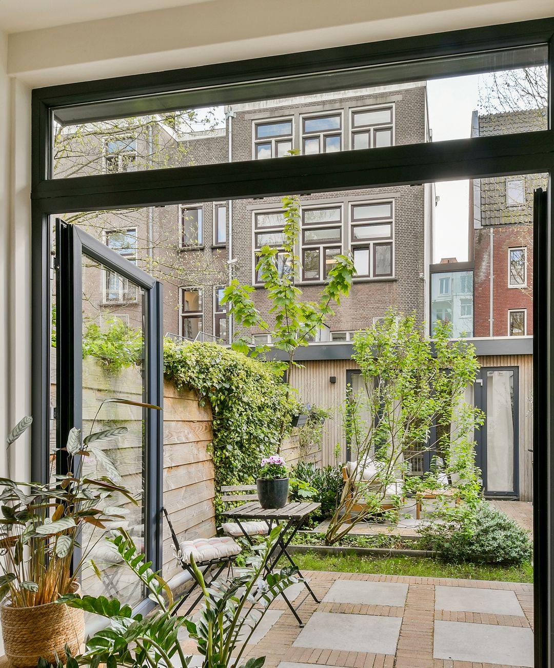 Foto 2 van Van Ostadestraat 32-H