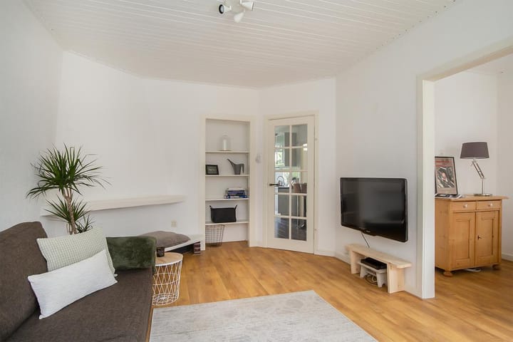 Photo 2 of Abbenesstraat 16-1