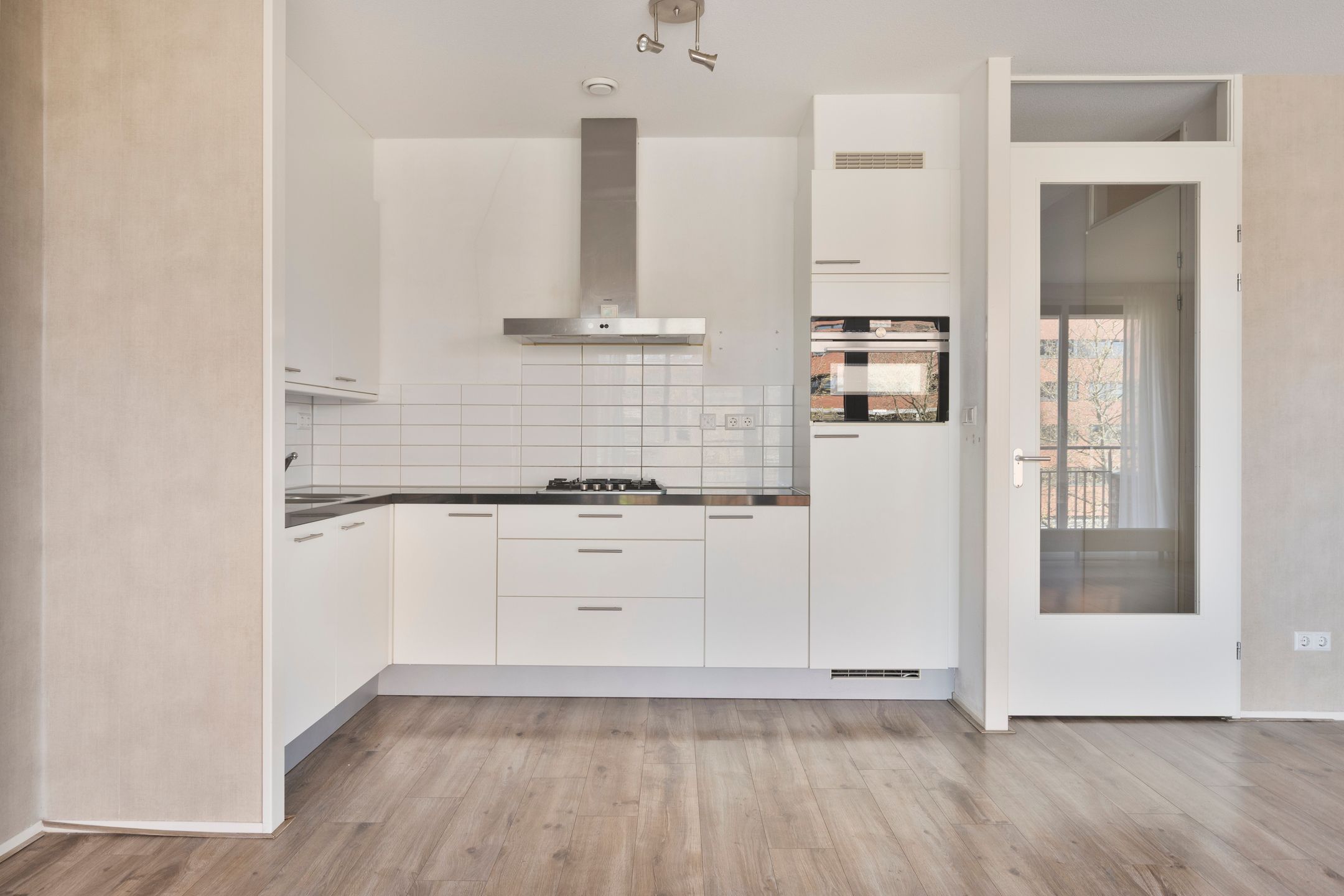 Photo 12 of Zalm 204