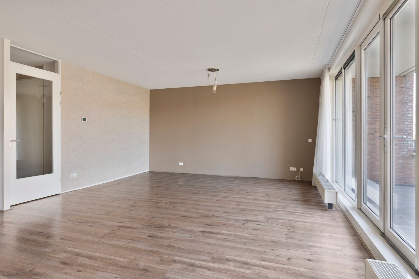 Photo 10 of Zalm 204