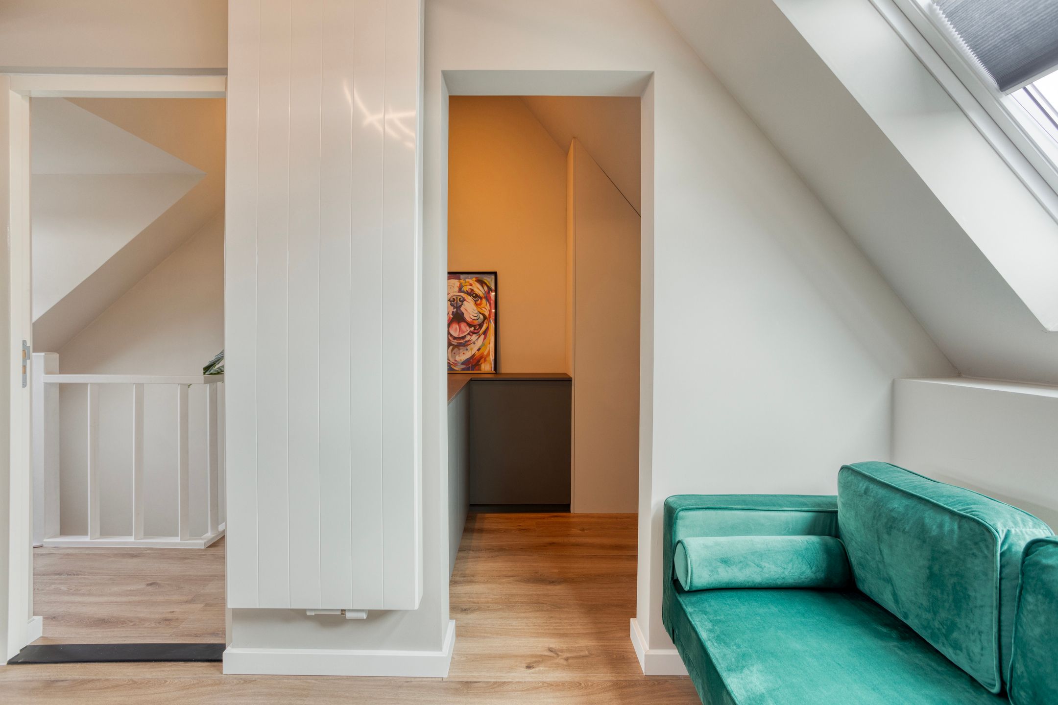 Charming renovated terraced home with sunny garden and modern amenities — 24