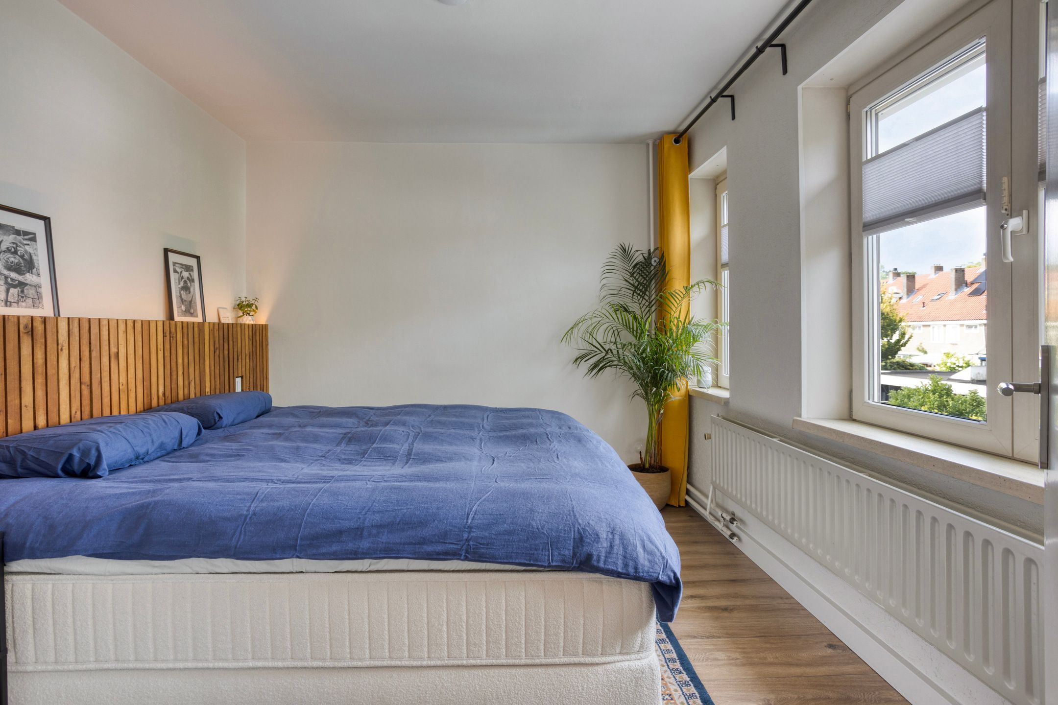 Charming renovated terraced home with sunny garden and modern amenities — 15