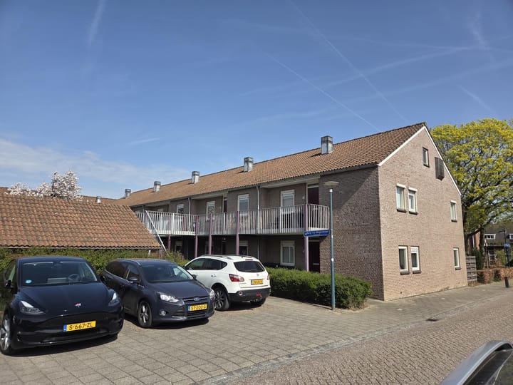 Photo 3 of Burg v d Weijerstraat 38