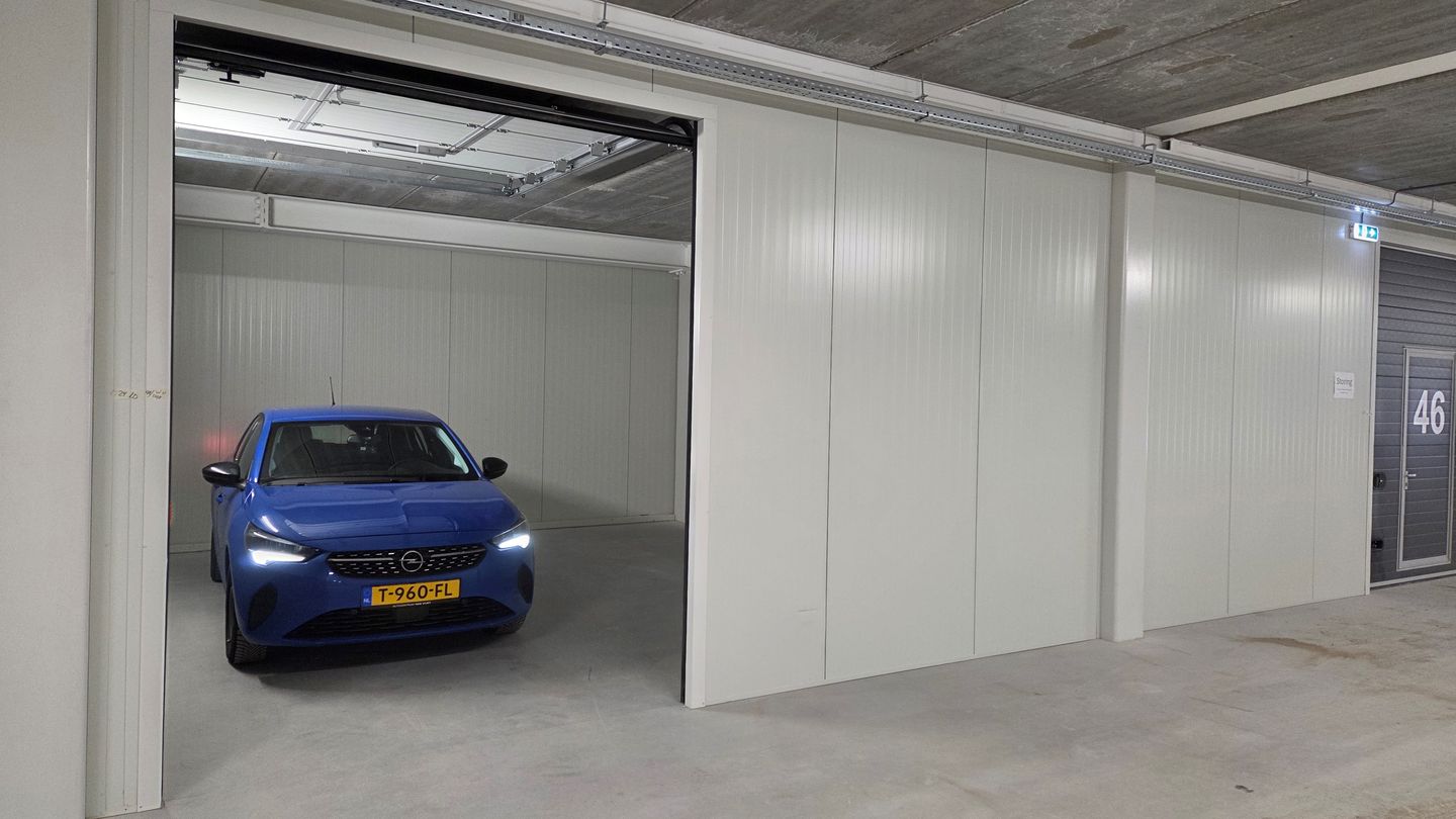 Bekijk foto 3 van Steur 48