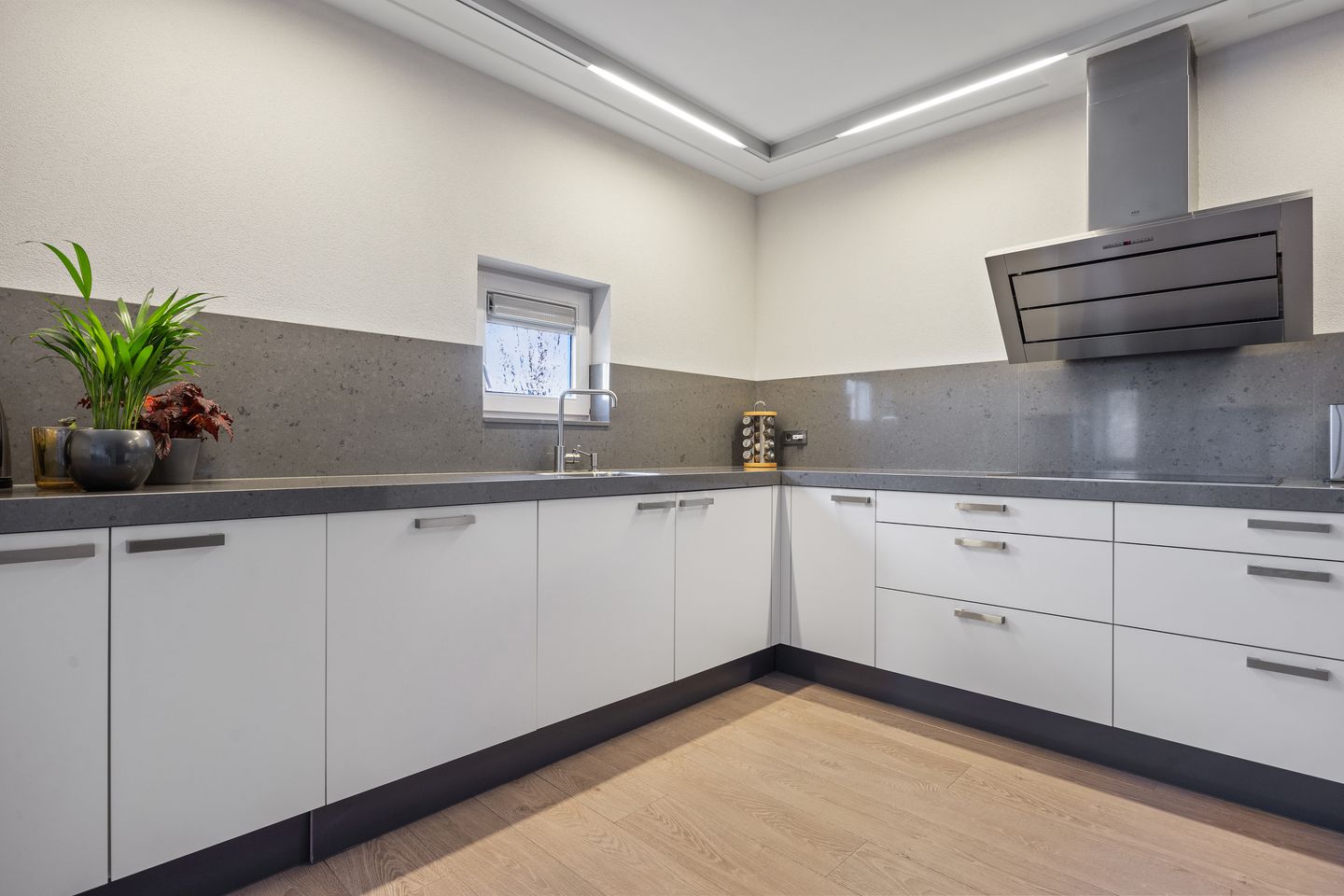 Photo 20 of Burgemeester Steinbachstraat 25