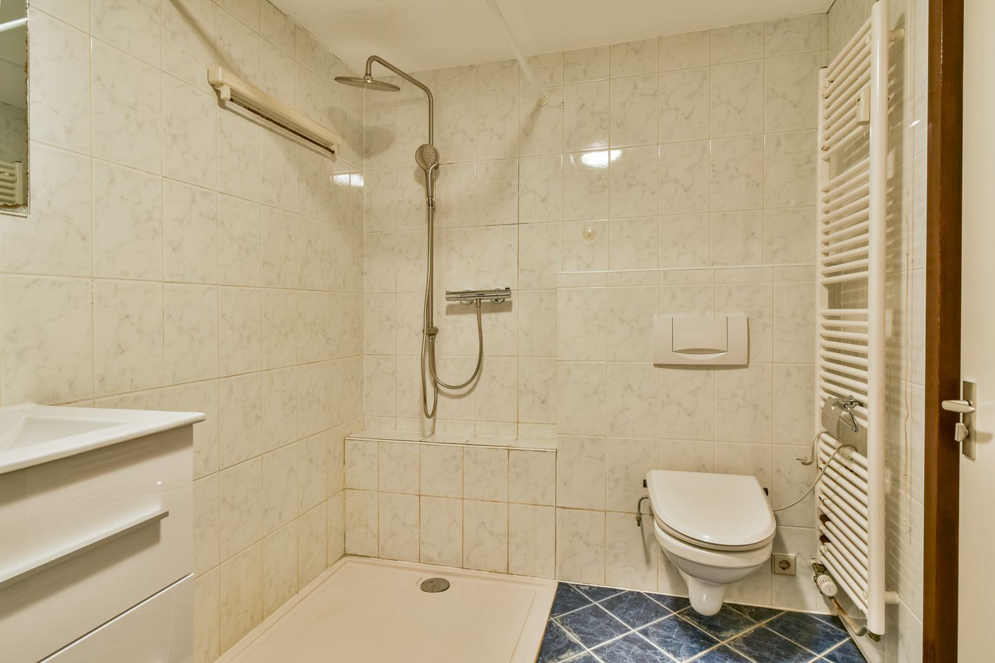 Photo 20 of Burgemeester van Alphenstraat 61-F14