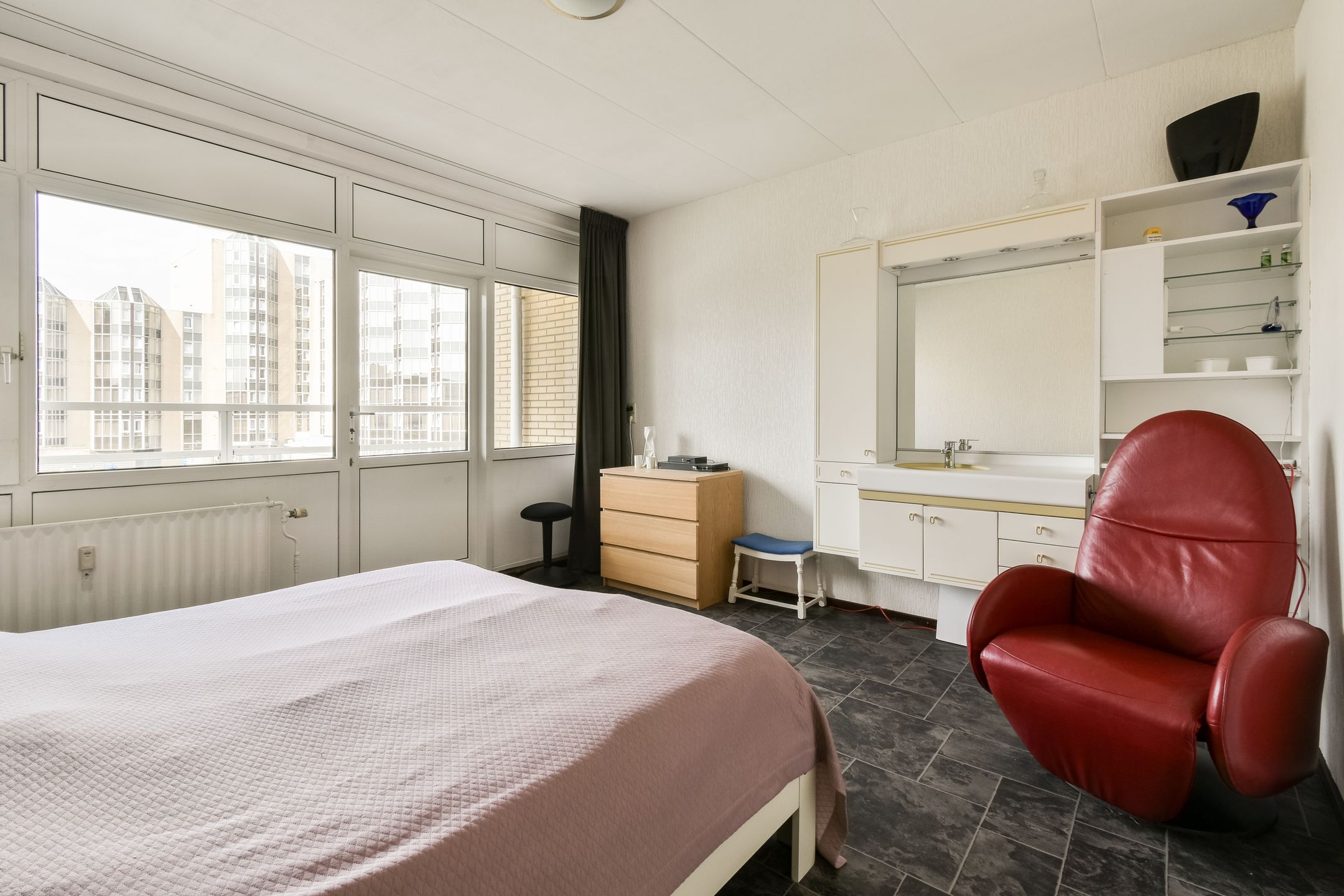 Foto 15 van Burgemeester van Alphenstraat 61-F14