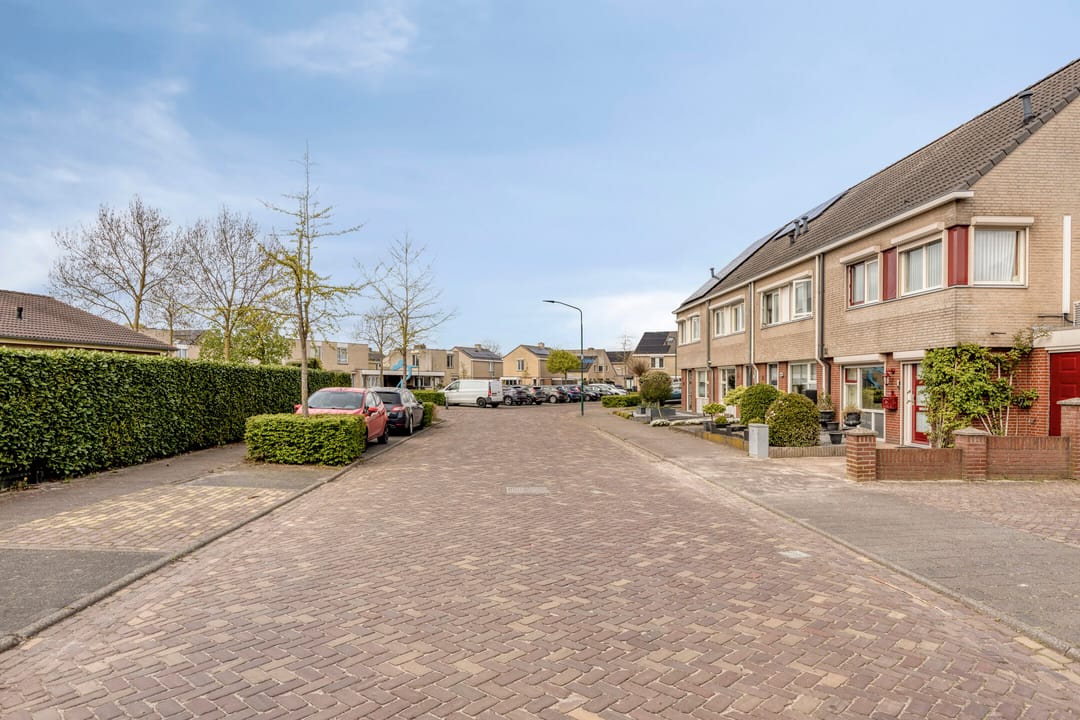 Photo 23 of Sergeant Thompsonstraat 8