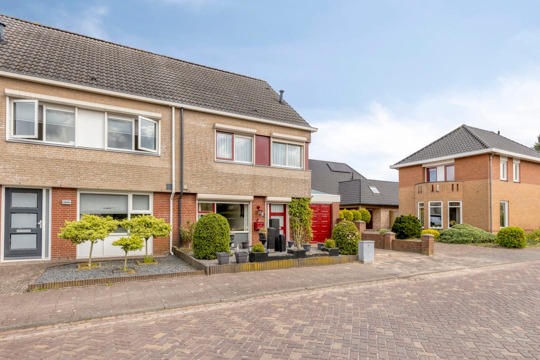 Photo 22 of Sergeant Thompsonstraat 8