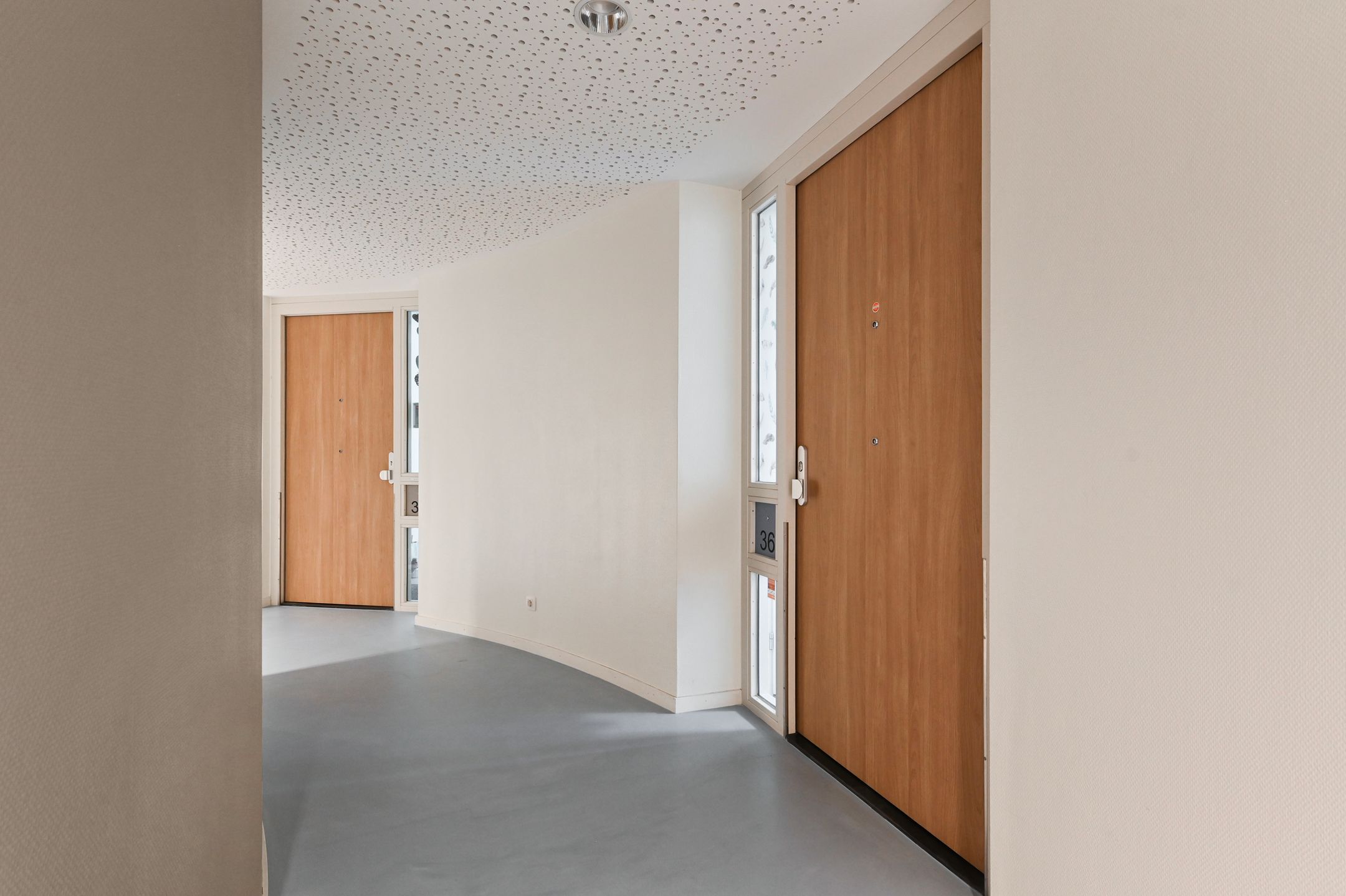 Spacious 3-Room Apartment with Large Sunny Balcony and Panoramic Views — 26