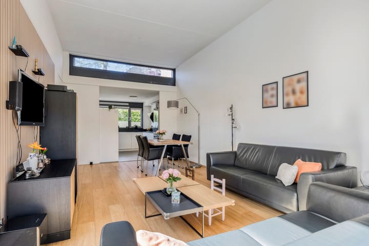 Tussenwoning te koop: Meester Steenwegpad 20, Nootdorp