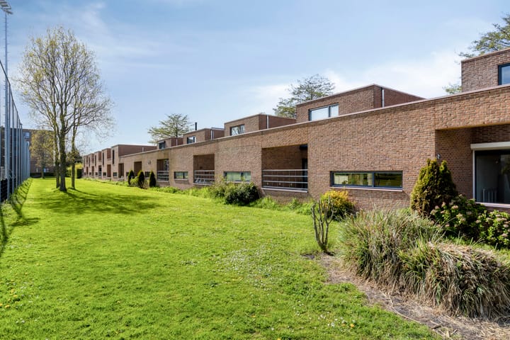Tussenwoning te koop: Meester Steenwegpad 20, Nootdorp