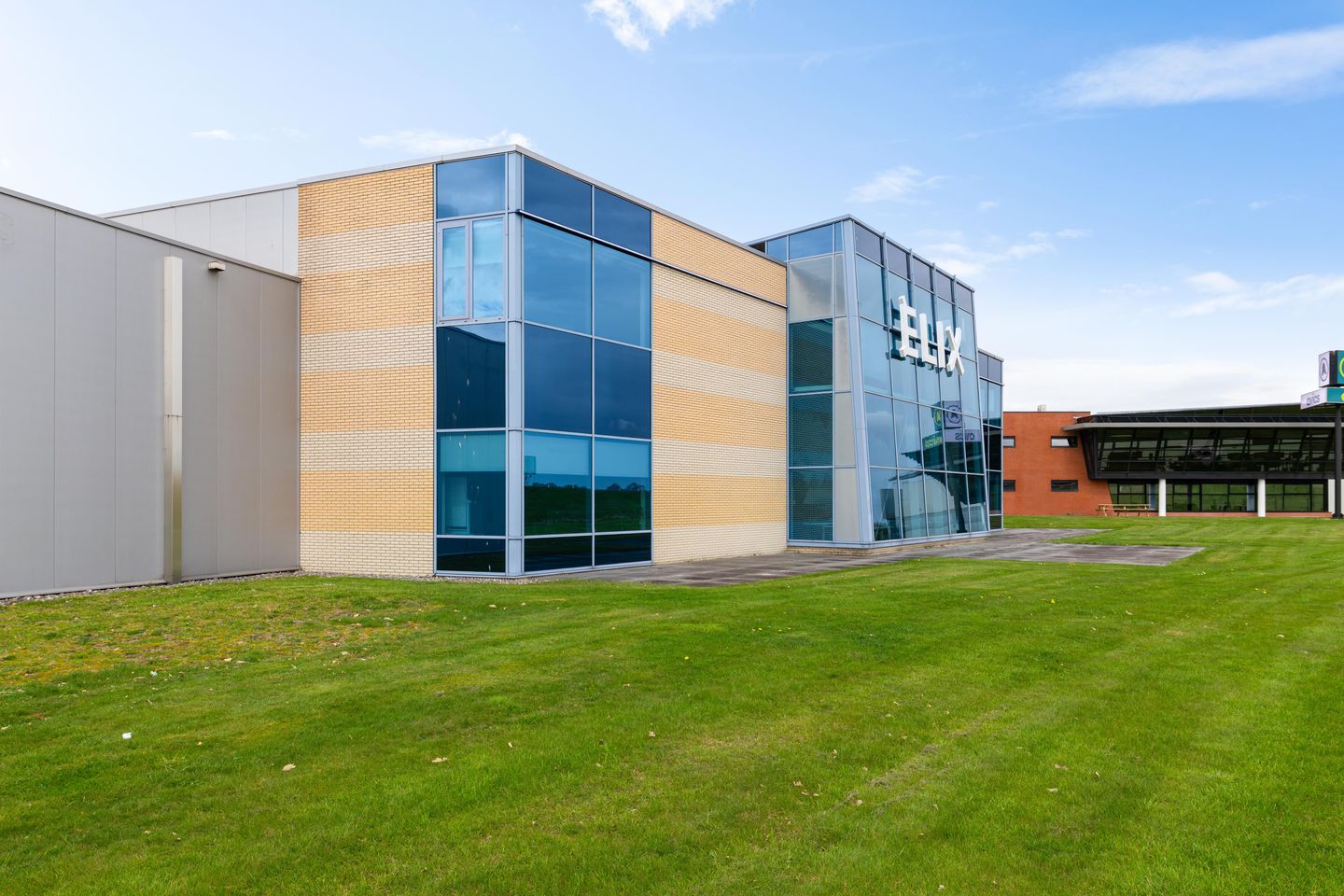 View photo 3 of Handelsweg 4