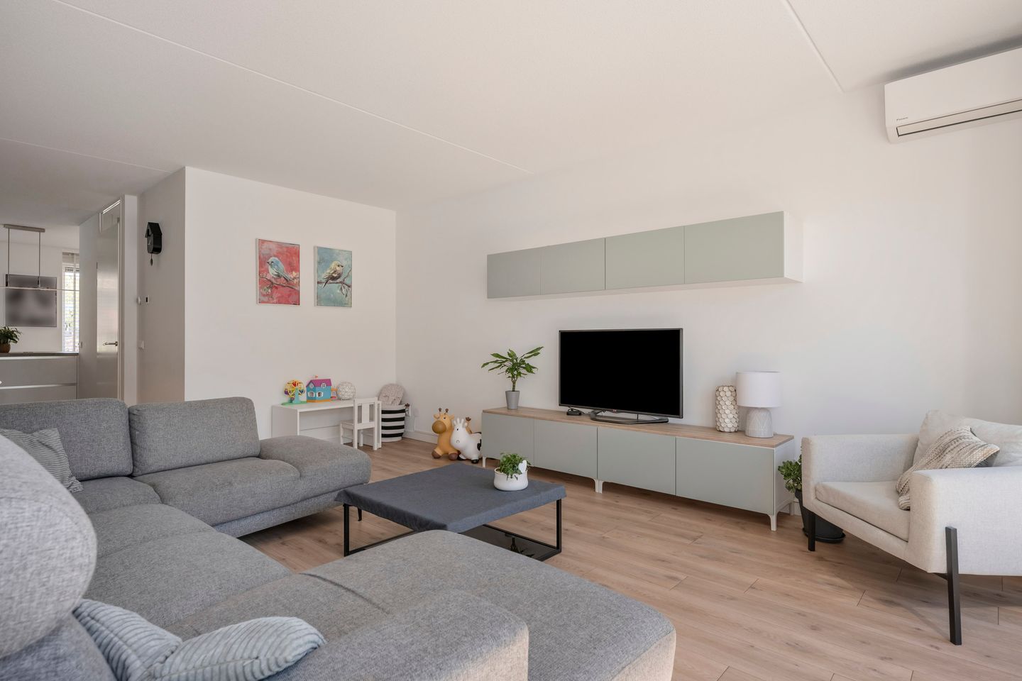 Move-in Ready Semi-Detached Home with Garage in Limbricht — 19
