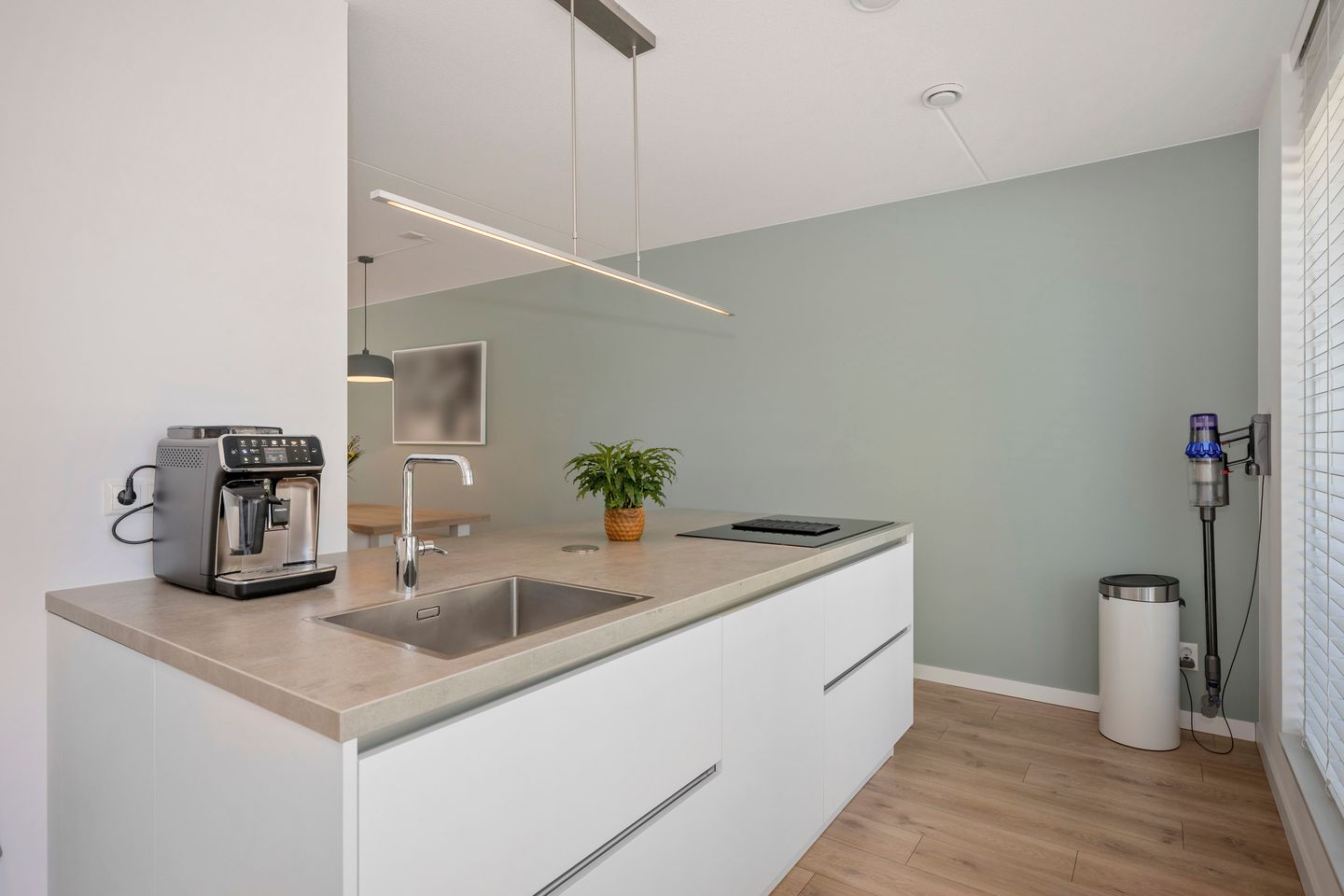 Move-in Ready Semi-Detached Home with Garage in Limbricht — 25