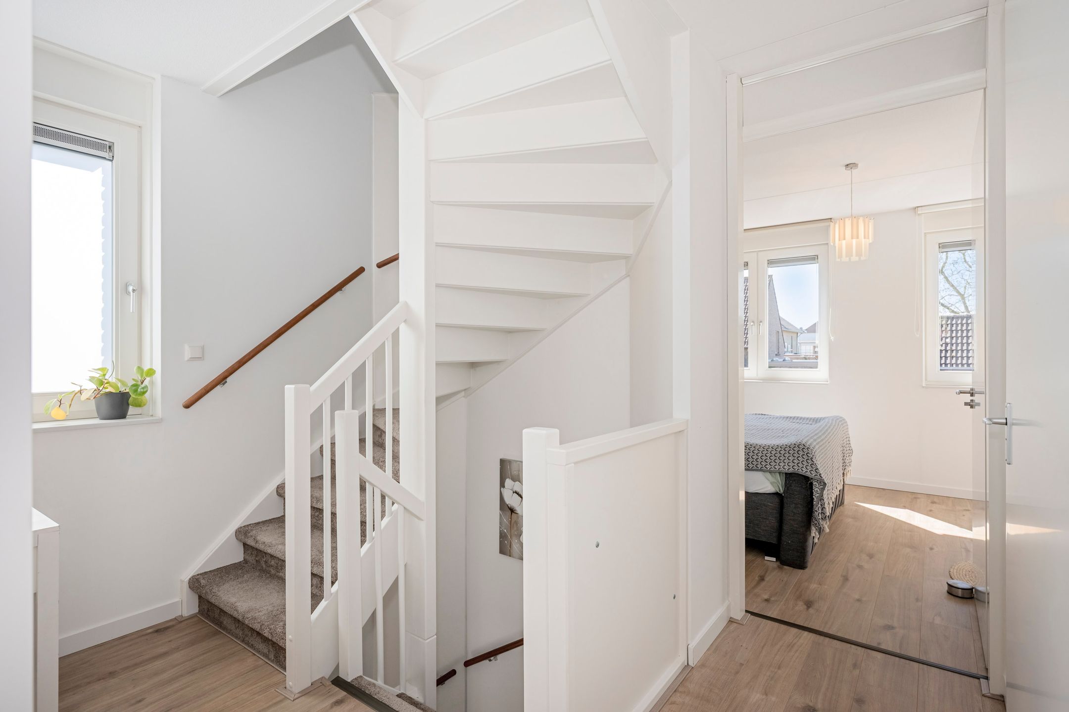 Move-in Ready Semi-Detached Home with Garage in Limbricht — 39