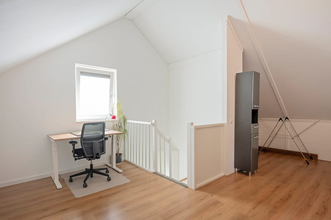 Move-in Ready Semi-Detached Home with Garage in Limbricht — 41