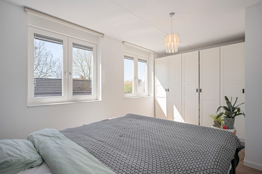 Move-in Ready Semi-Detached Home with Garage in Limbricht — 37