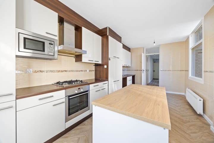 Photo 3 of Deimanstraat 206