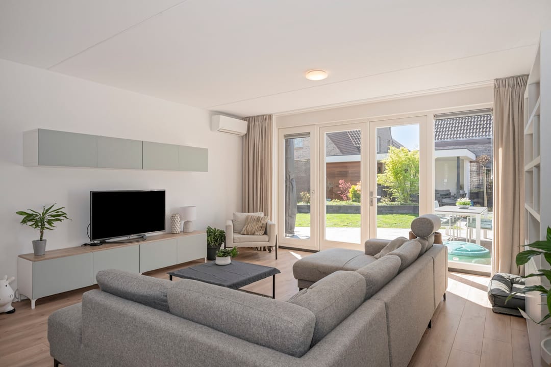Move-in Ready Semi-Detached Home with Garage in Limbricht — 17