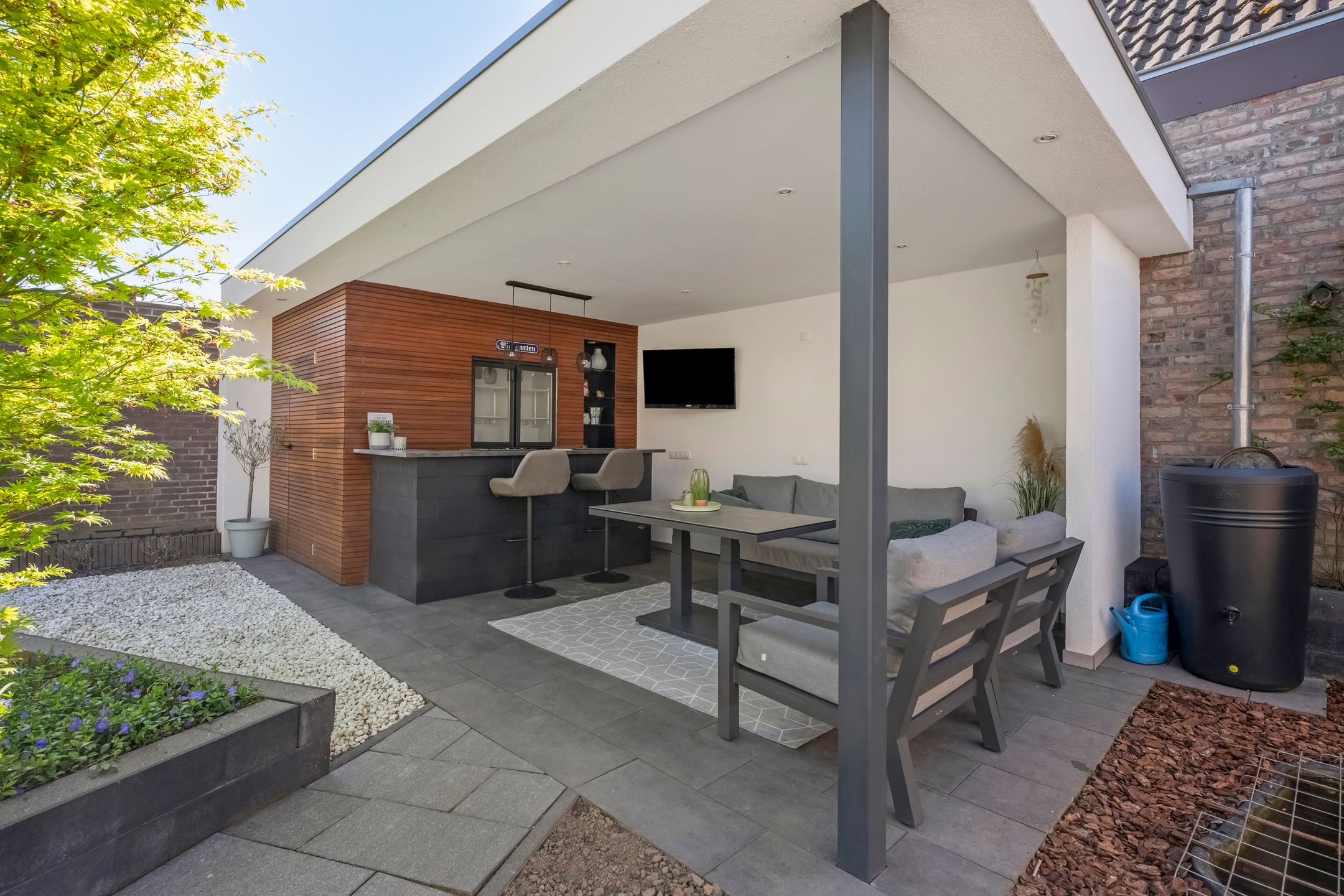 Move-in Ready Semi-Detached Home with Garage in Limbricht — 30