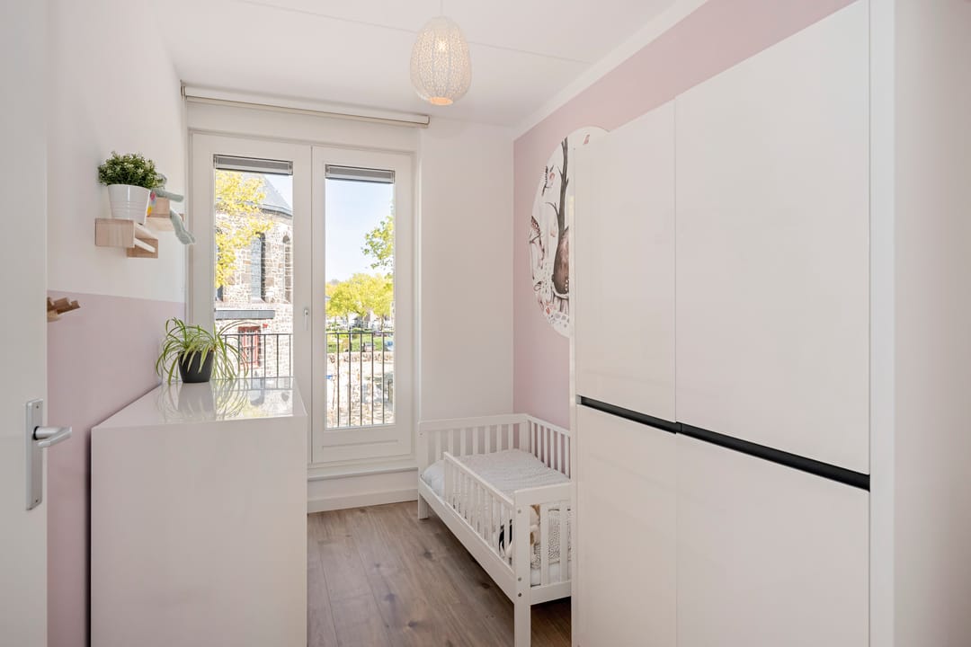 Move-in Ready Semi-Detached Home with Garage in Limbricht — 32