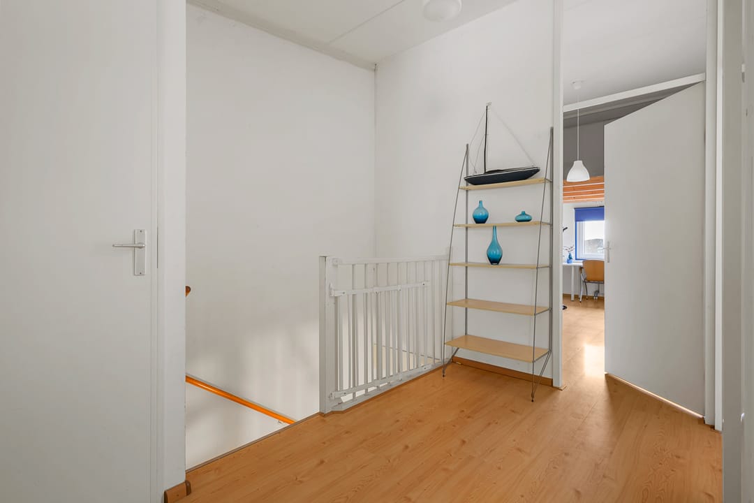 Unique Dual-Structure Home with Live-Work Potential in Zenderpark — 17