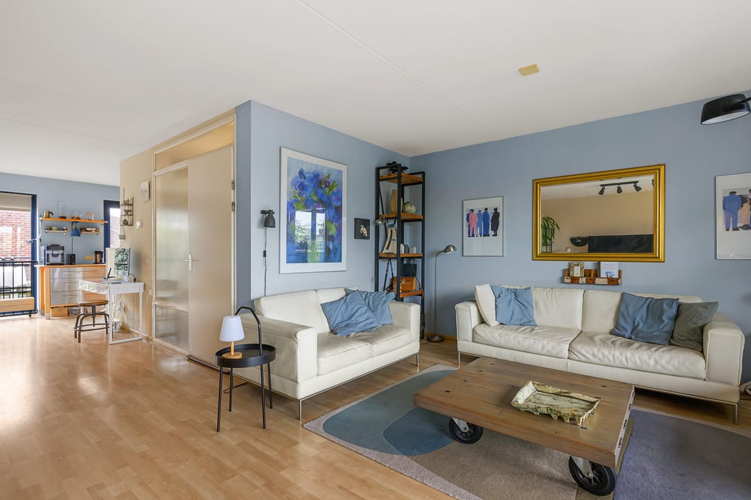 Unique Dual-Structure Home with Live-Work Potential in Zenderpark — 16