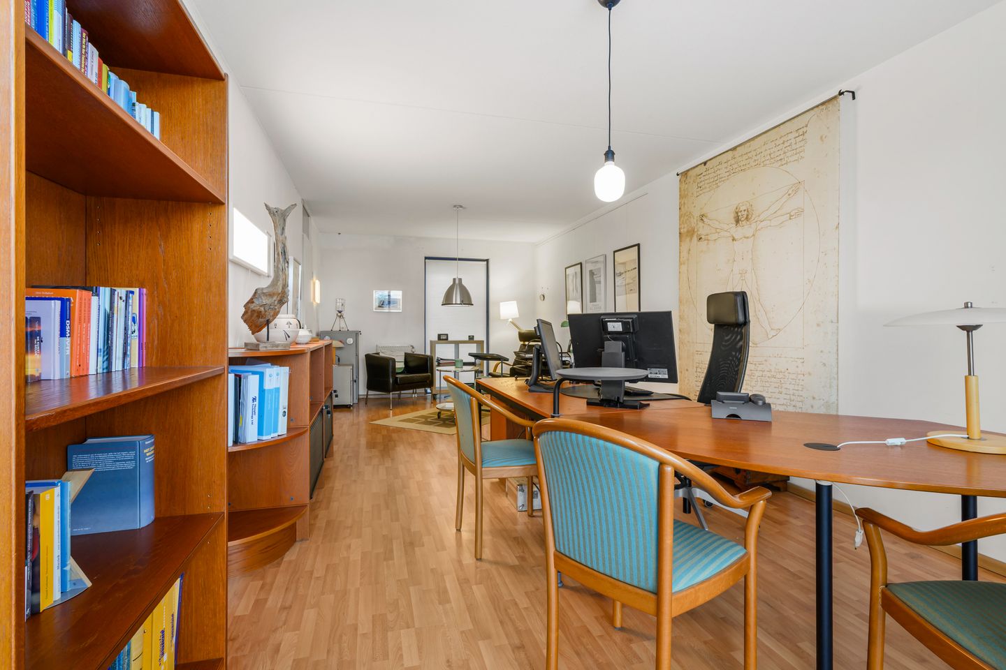 Unique Dual-Structure Home with Live-Work Potential in Zenderpark — 29